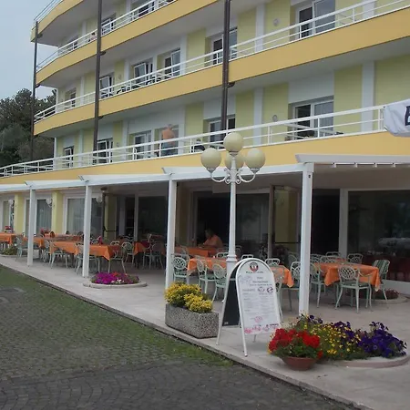 Otel Internazionale Torri Del Benaco