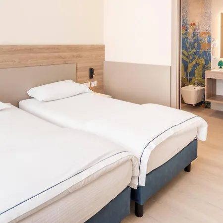 Otel Internazionale Torri Del Benaco