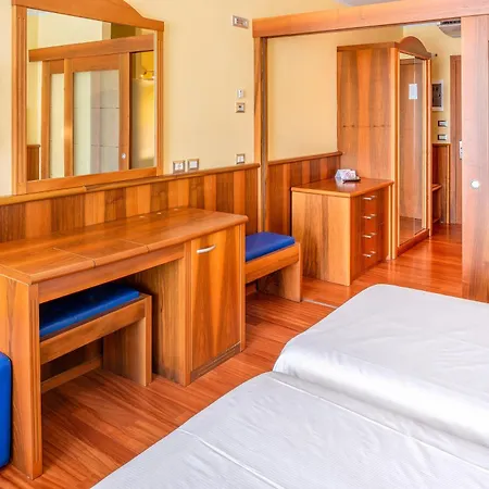 Otel Internazionale Torri Del Benaco